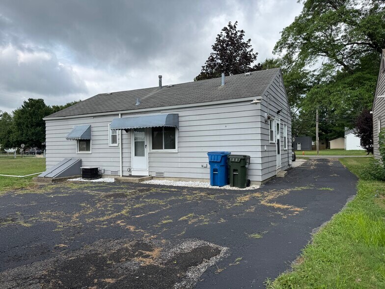 Building Photo - 5713 Burns Rd