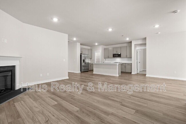 Building Photo - 1145 Ross Farms Blvd