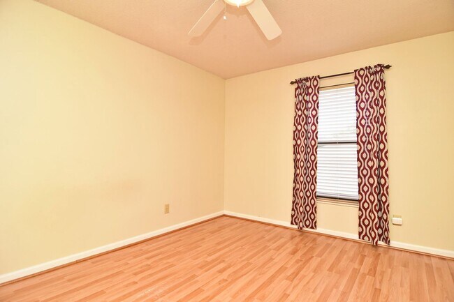Building Photo - 2 Bed 2 Bath Audubon Place Condo