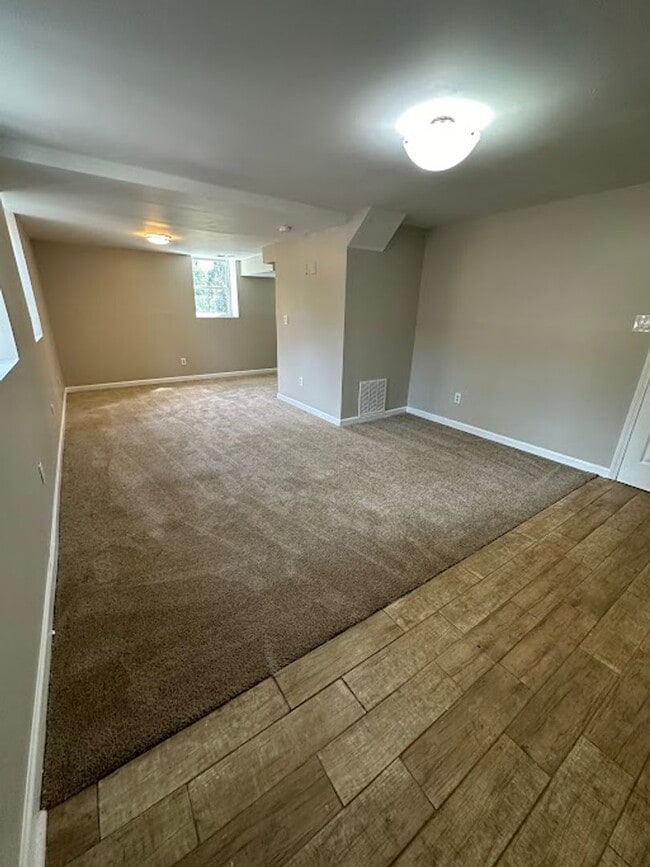 Building Photo - 4 bedrooms & 3 bath in Decatur!