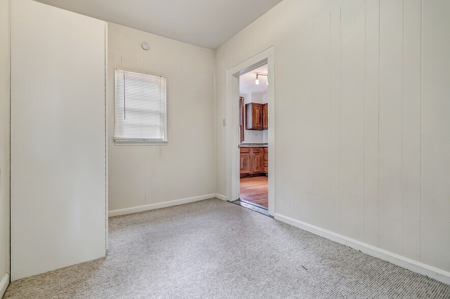 Building Photo - 9038 Rhode Island Ave