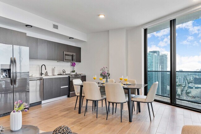 Building Photo - 398 NE 5th St