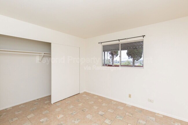 Building Photo - 3725 Orion Dr
