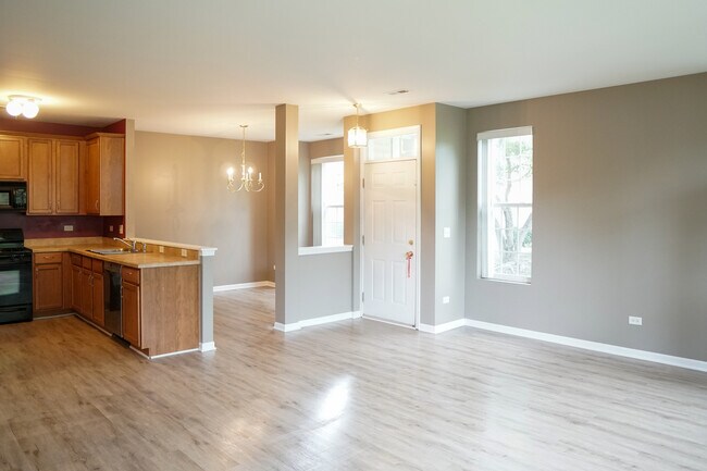 Building Photo - 1574 Millbrook Dr