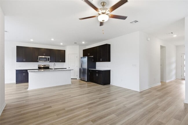 Building Photo - 416 Breccia Trl