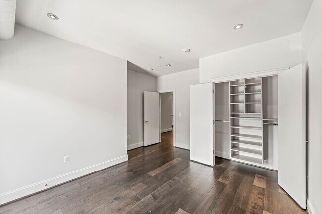 Building Photo - Modern U Street Condo | 2 Bed | 2 Bath | 1000 Sf | Large Balcony | 1 Parking Space