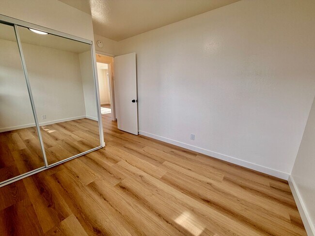 Building Photo - Beautifully Renovated 2BD/1BA Ground Floor Unit in Prime El Cerrito Location