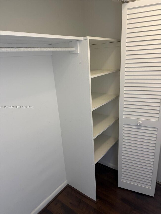 Building Photo - 1000 West Ave