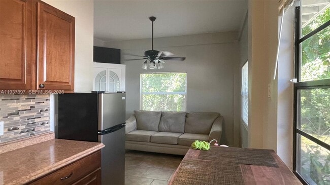 Building Photo - 1866 9th Pl