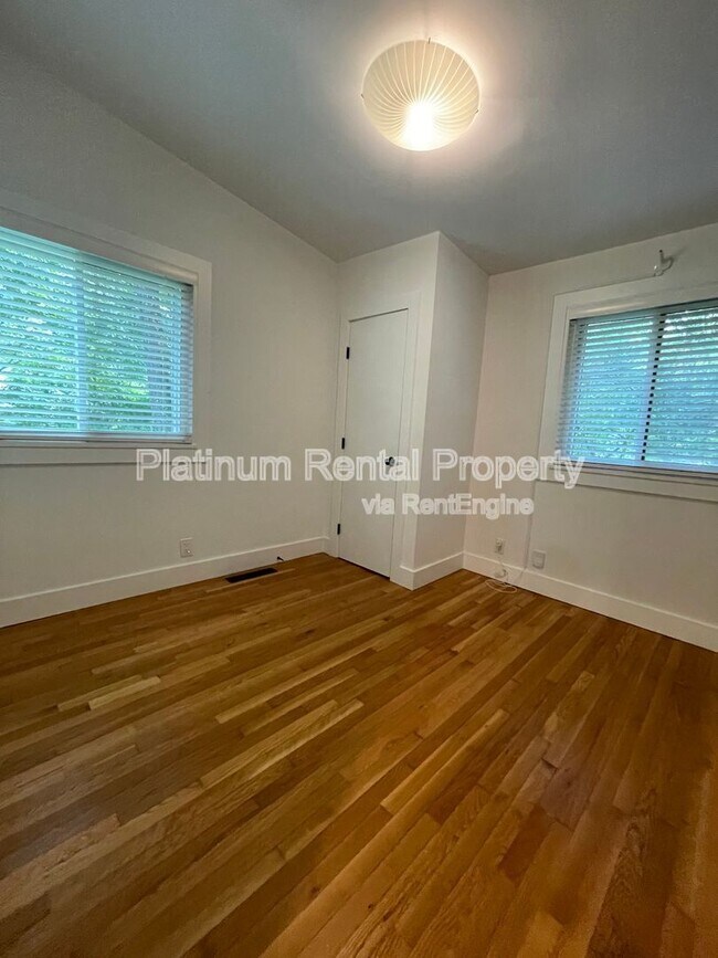 Building Photo - 3828 Donaldson Dr
