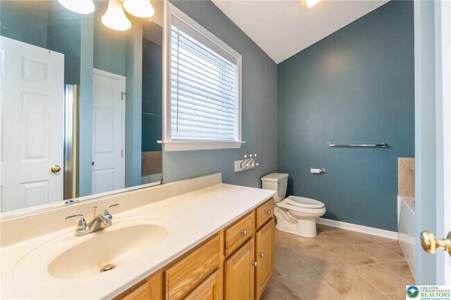 Building Photo - 537 Kemmerer Ln