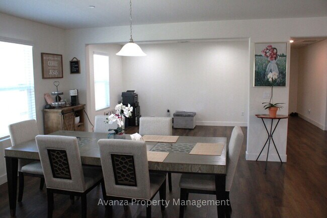 Building Photo - Home for Rent 6857 E. Cetti Ave Fresno, CA 93727