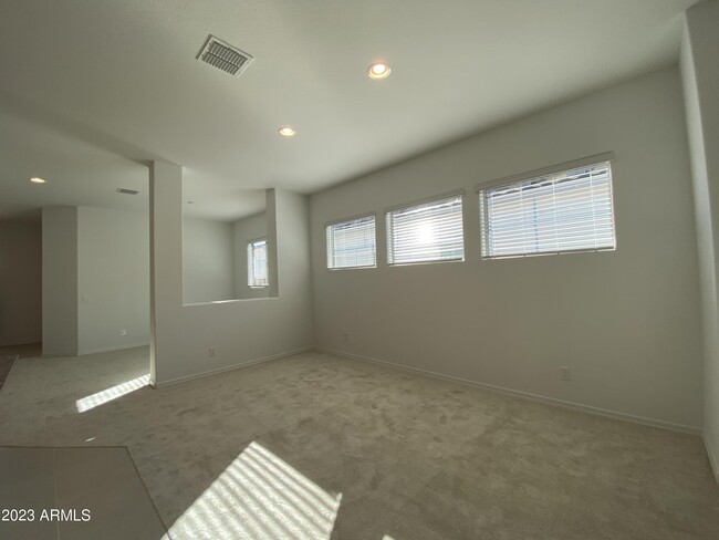 Building Photo - 442 W Golden Aspen Dr