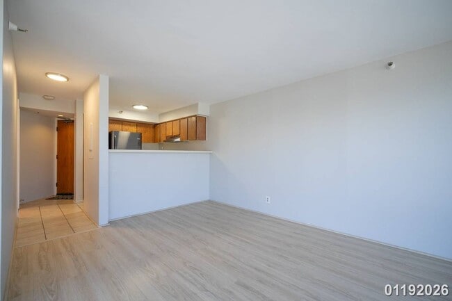 Building Photo - $2,250 / 1br - 611ft2 - Well maintained 1BR/1BA/1PKG condo unit in Hale Kaheka (Ala Moana) (Honol...