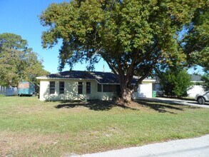 Building Photo - JUST LISTED 3 BEDROOM 2 BATH HOME - FOR MORE DETAILS CONTACT KAREN GUARDINO, REALTOR 386-747-9295