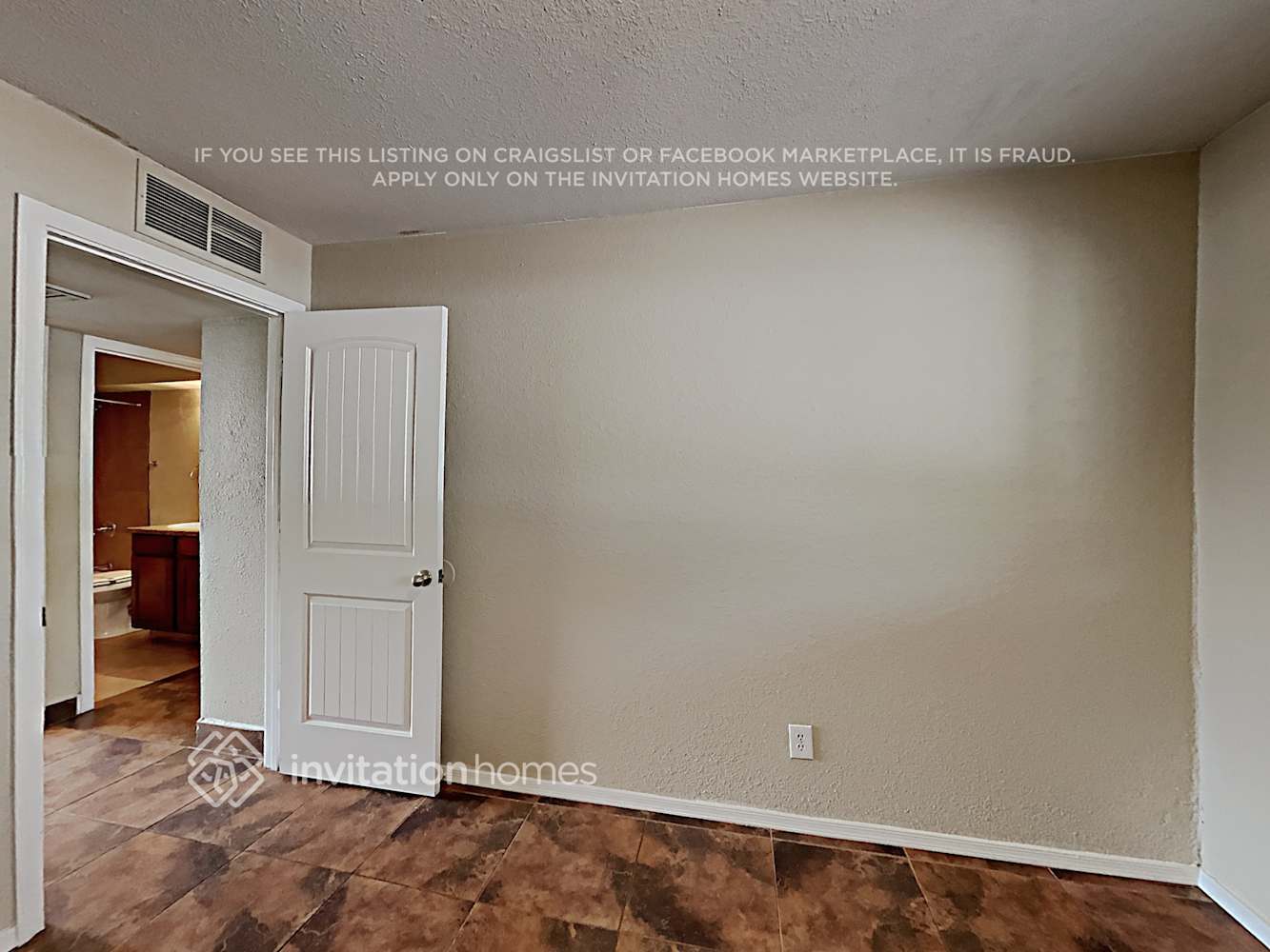 Building Photo - 2335 E Beverly Ln