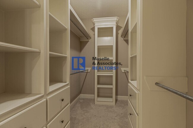 Building Photo - 403 Evian Way