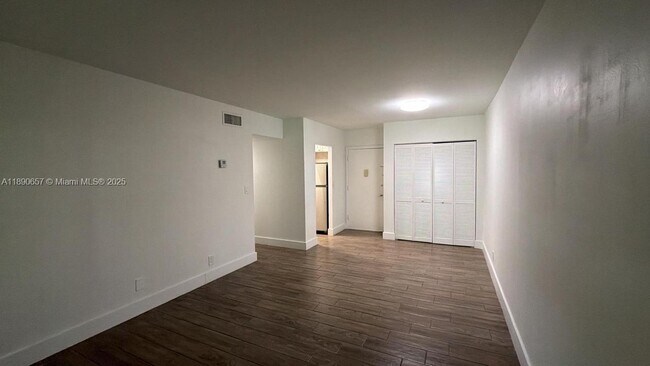 Building Photo - 271 Bonnie Blvd