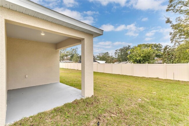 Building Photo - 2924 NE 20th Ter