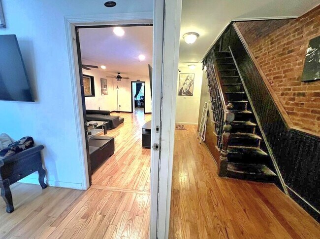 Building Photo - Spacious 2BR in Brooklyn (Bed Stuy)