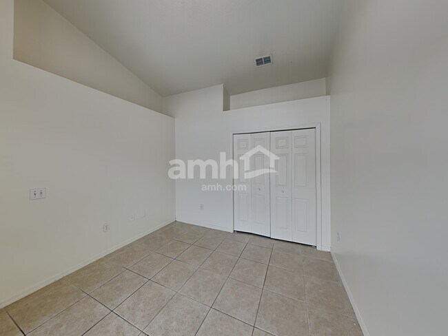 Building Photo - 1144 Jaybee Avenue