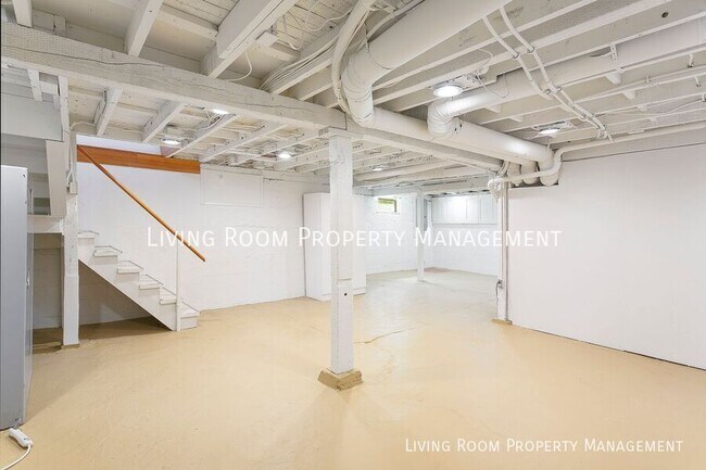 Building Photo - 5515 N Bowdoin St