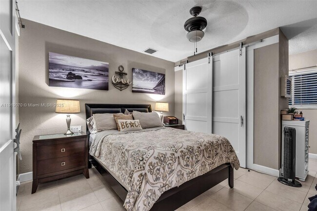 Building Photo - 333 Linwood Dr