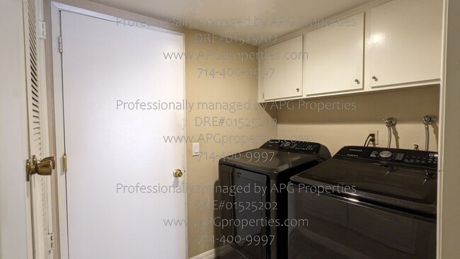 Building Photo - 1745 N Pheasant St