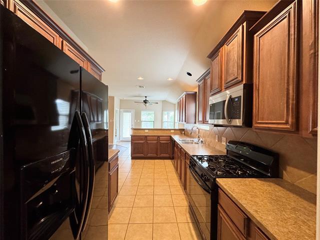 Building Photo - 9709 Straightaway Dr