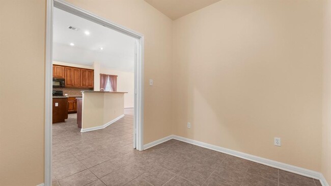 Building Photo - 7808 Alophia Dr