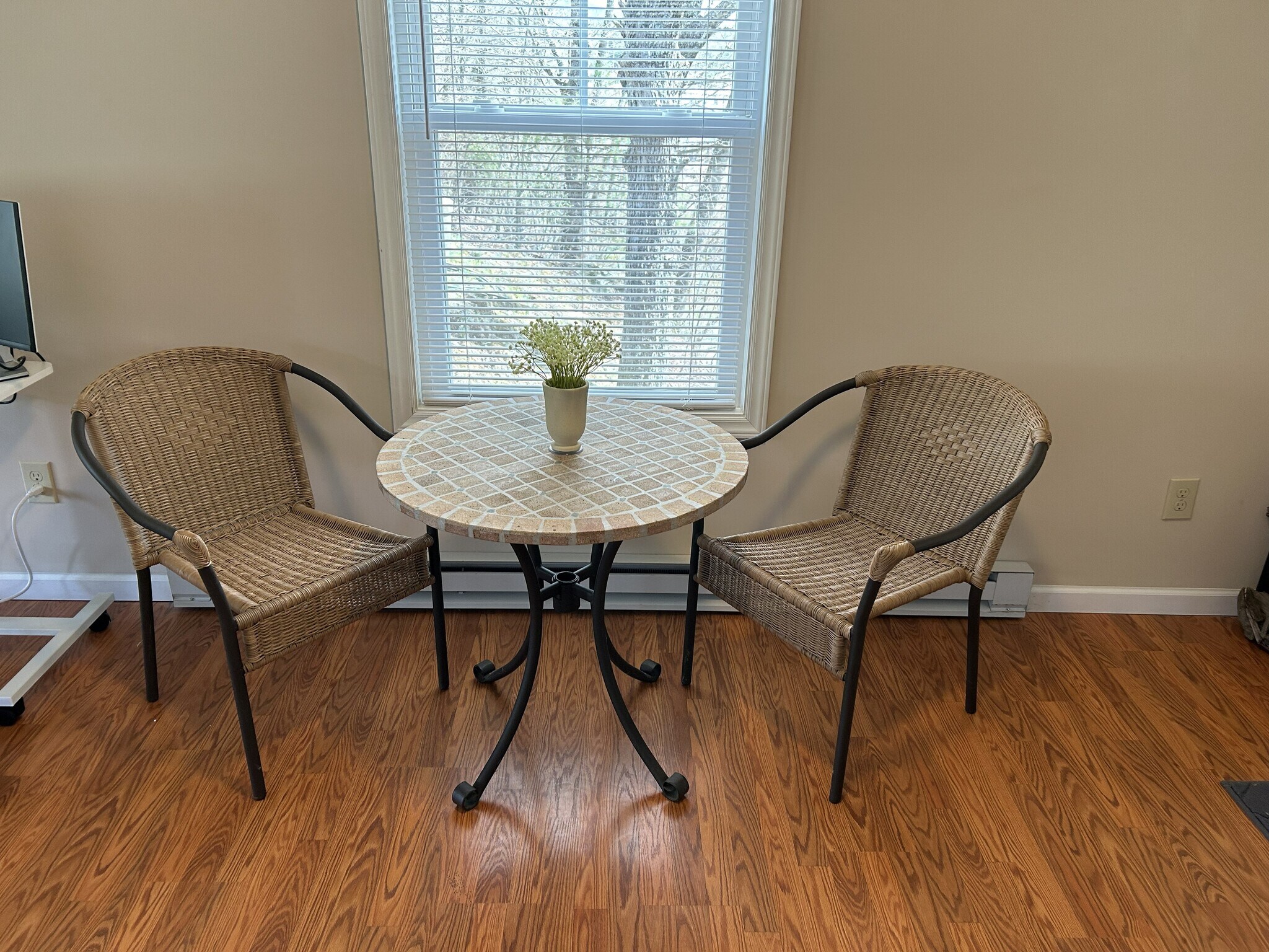 Dining area - 658 New River Hls