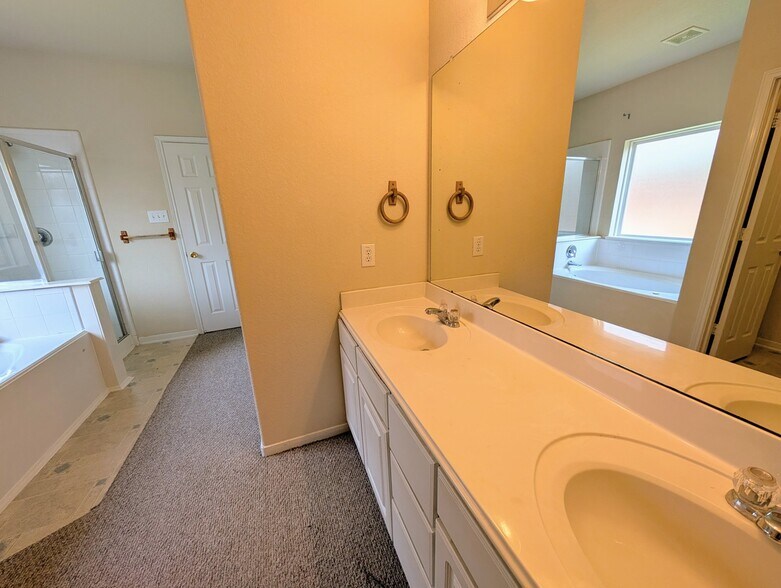 Building Photo - 2830 Youpon Lake Ct