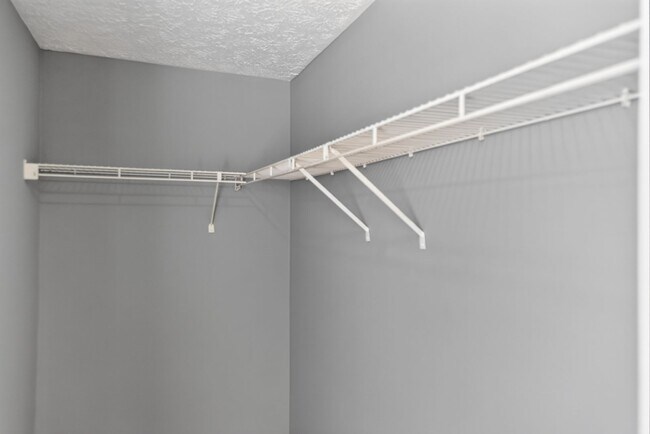 Building Photo - Available Now!  3 Bedroom Townhouse King George