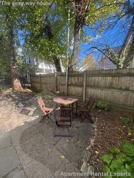 Building Photo - 11 Belmont Square