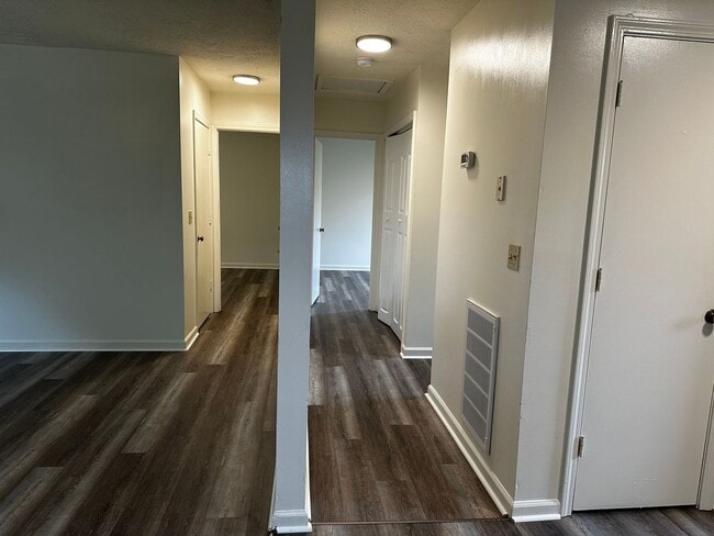 Building Photo - Fully Updated Duplex in Blacksburg