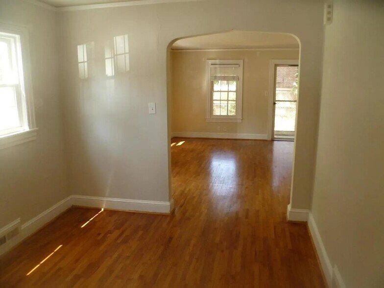 Building Photo - 2216 Walker Ave