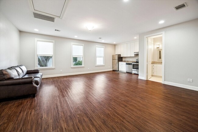 Building Photo - 1226 Heights Blvd