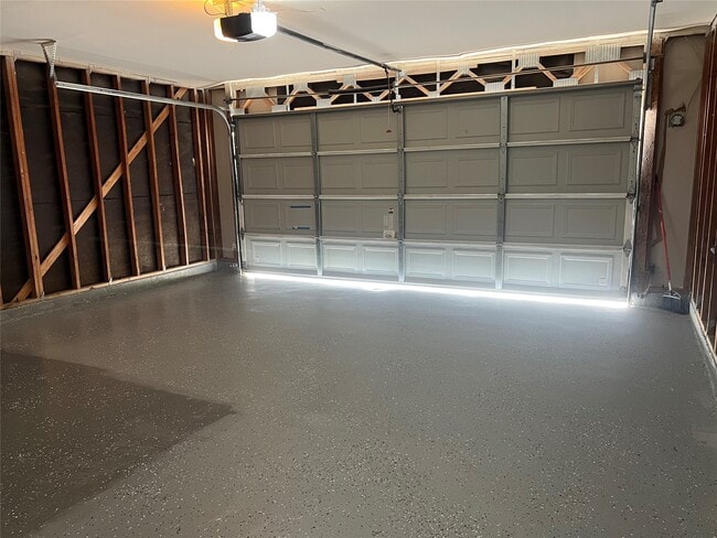 Building Photo - 11956 Chanteloup Dr