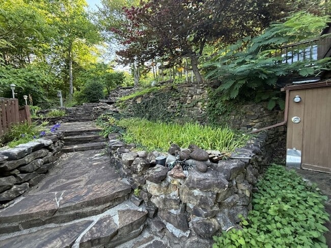 Building Photo - Smoky Mountain Living!!!