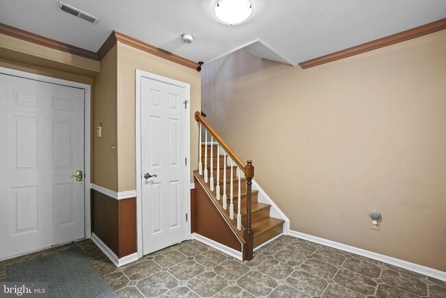 Building Photo - 2442 Garnett Dr