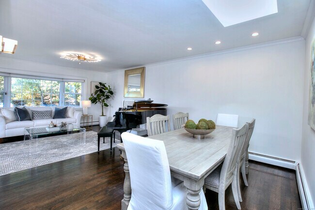 Building Photo - 19 Woodchuck Ct