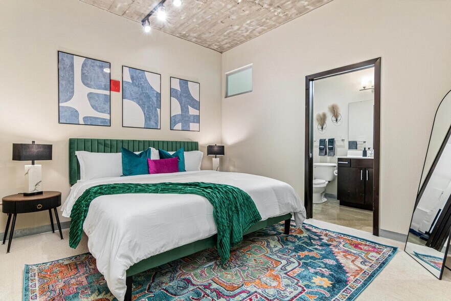 Building Photo - 606 N Washington Ave