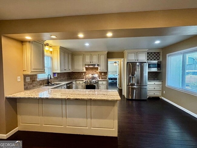 Building Photo - 125 Lantern Ridge Ct