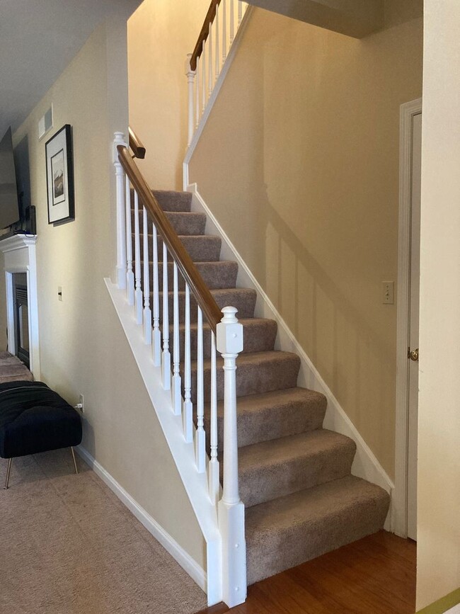 Building Photo - 616 Springhouse Ln