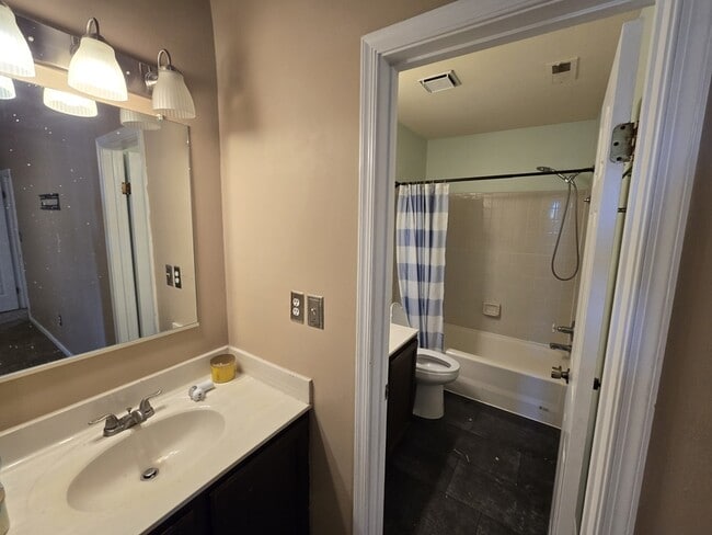 Building Photo - 1836 Haviland Dr
