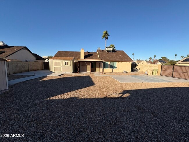 Building Photo - 5535 W Willow Ave