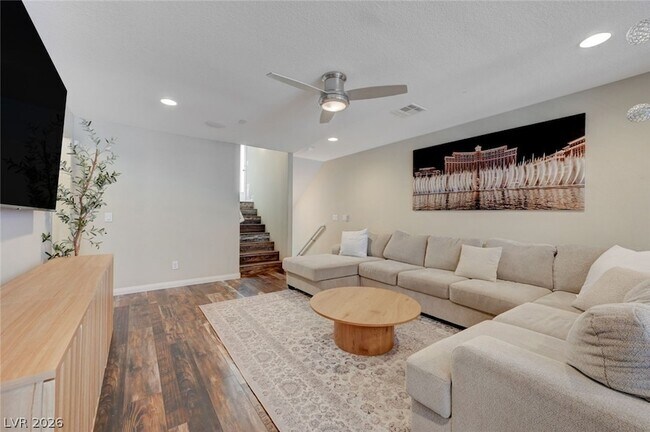 Building Photo - 55 Morning Mimosa Ct