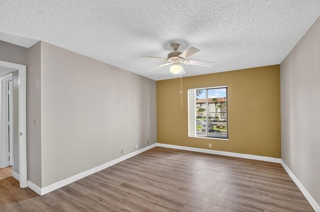 Building Photo - 805 Sky Pine Way