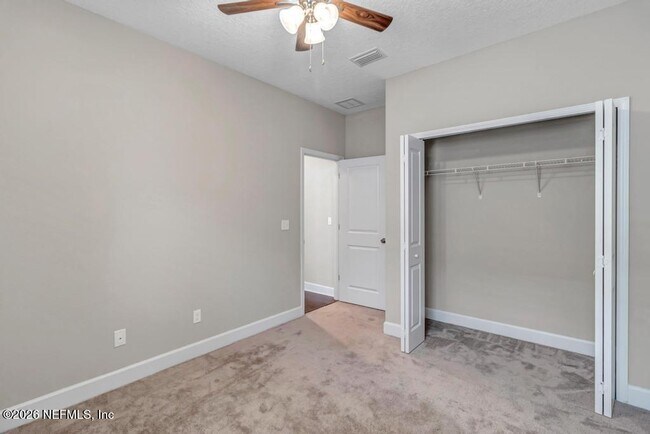 Building Photo - 132 Vista Lake Cir