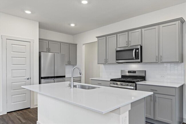Building Photo - 7704 Jacobean WY